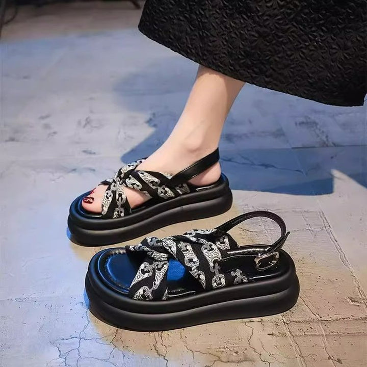 Dame Plateau-sandaler med dobbelt remdesign og moderigtigt krydsdetalje Stilla