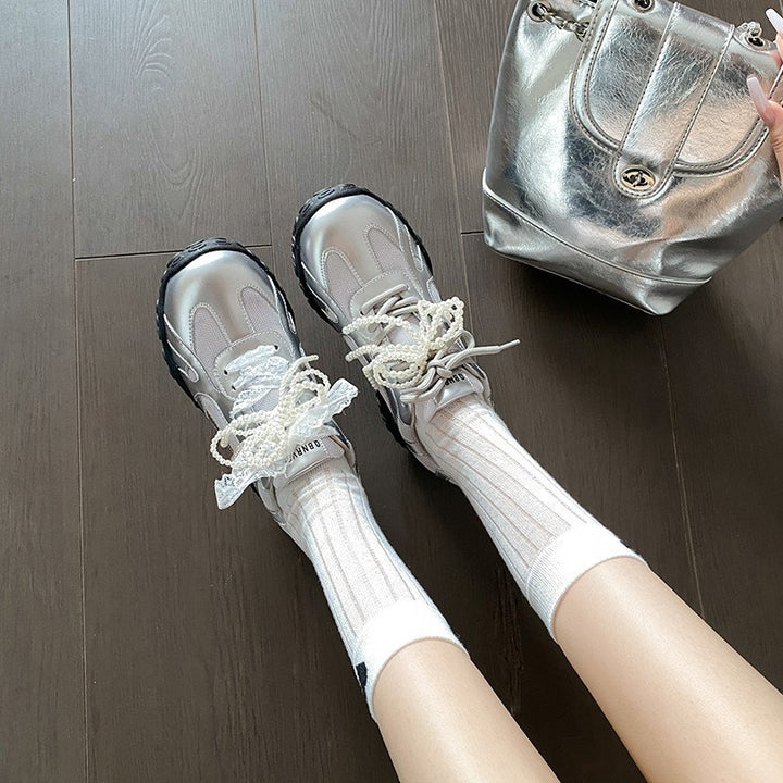 Dame mode sporty sneakers med perleaccent Stilla