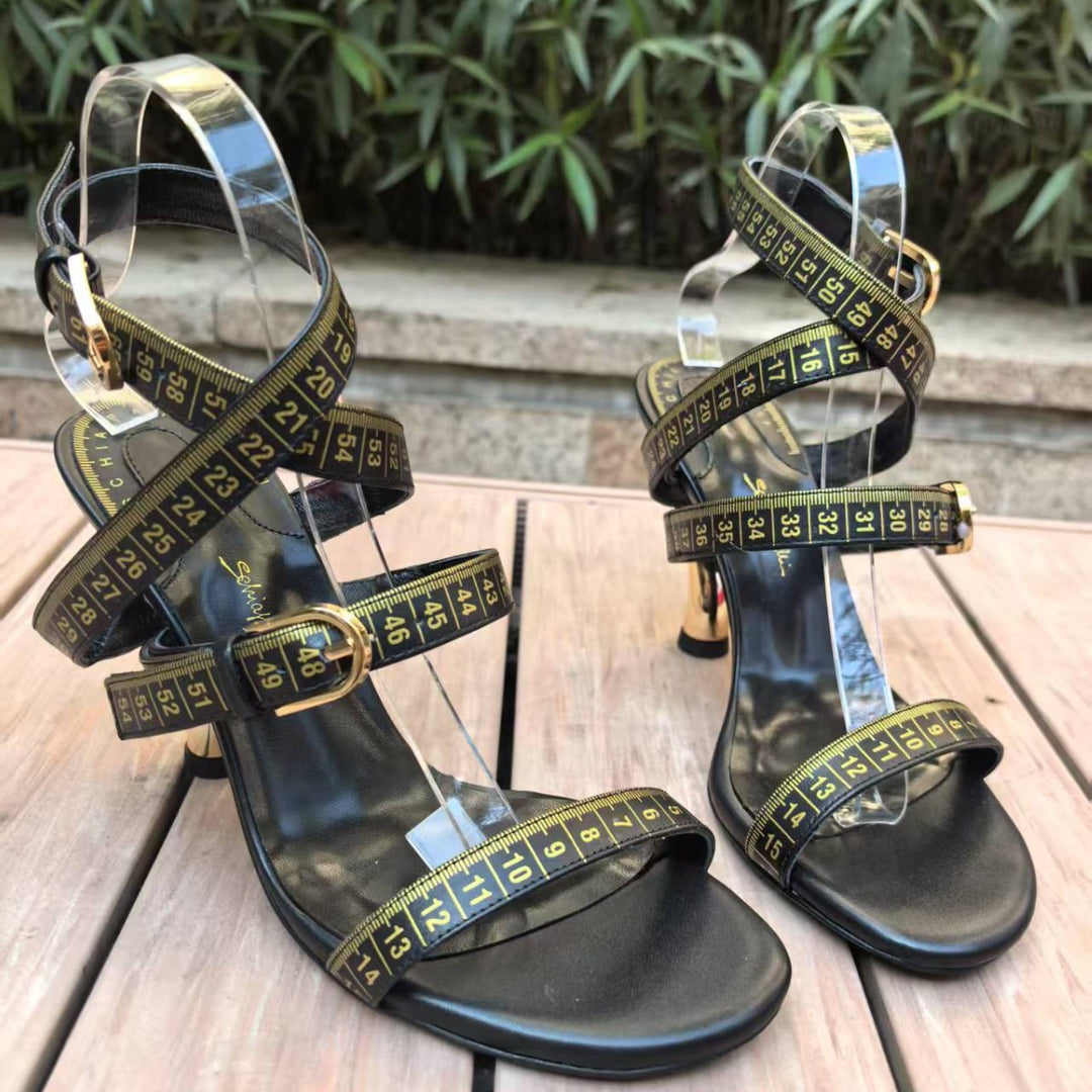 Femme Statement Stiletto-hæle med målebånd-detalje Stilla