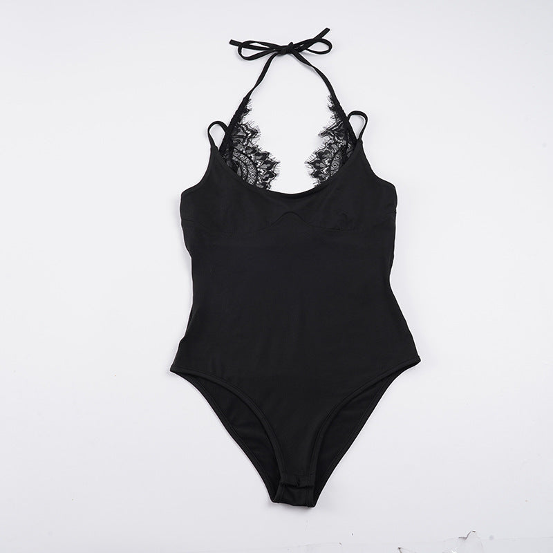 Dame badesuit med elegant spidse sætning og halterformet design Skovae