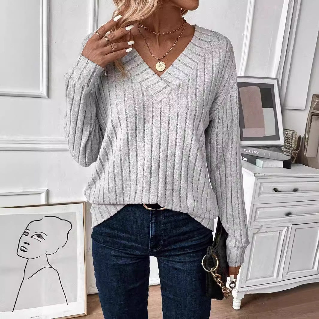 Dame strikpullover med V-hals og rib-design Stilla
