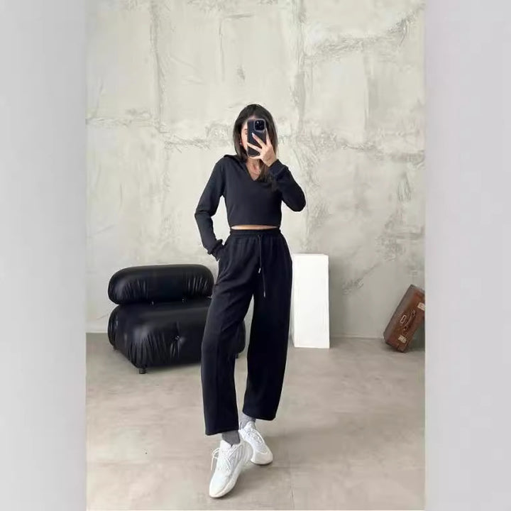 Damer sporty sæt med cropped top og løse bukser Stilla