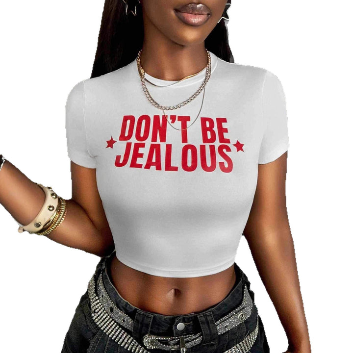 Dame Crop-T-Shirt med moderne statement-print og figurtilpasset snit Skovae