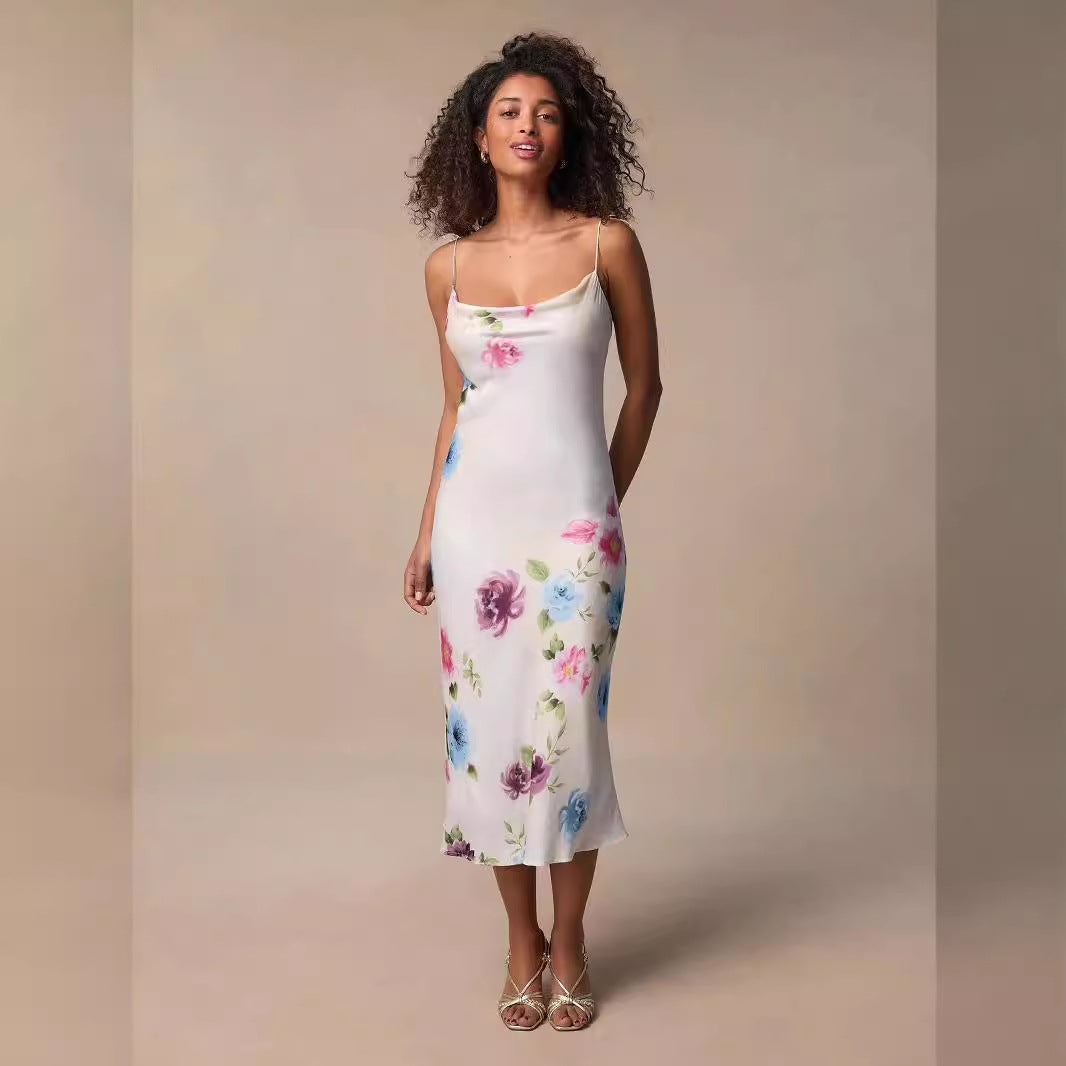 Dame blomsterkjole i minimalistisk design Stilla