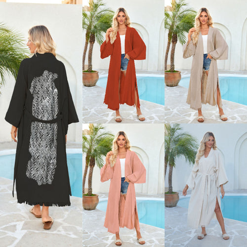 Damer luftig strandkimono med elegant snit og frynset accenter Stilla