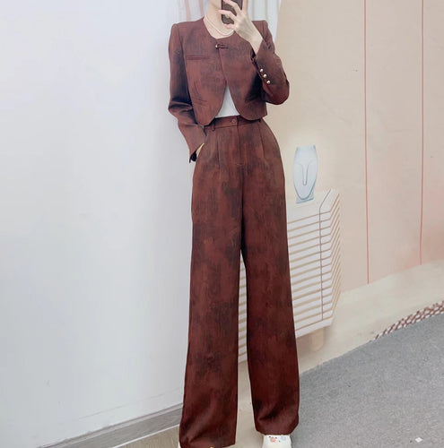 Dame Elegant Blazer-Bukser-Sæt med feminine detaljer og moderne look Stilla
