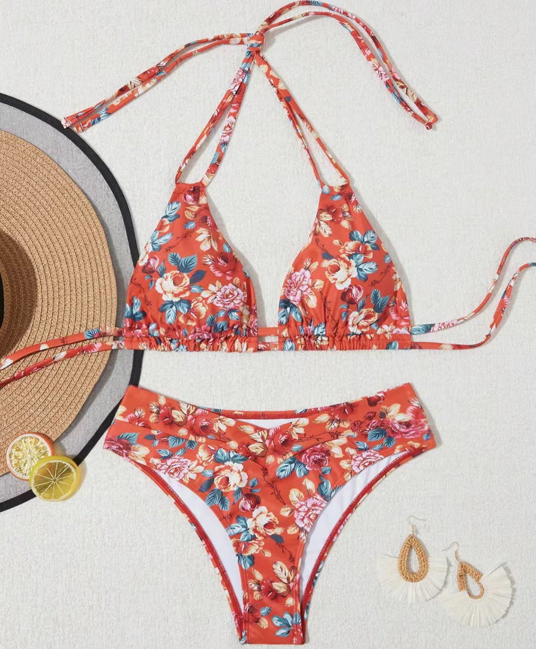 Dame bikini-sæt med legende blomsterdesign og justerbare stropper Stilla