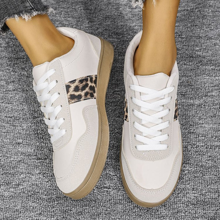 Dame Sneakers i moderne dyreprint design med behagelig sål Stilla