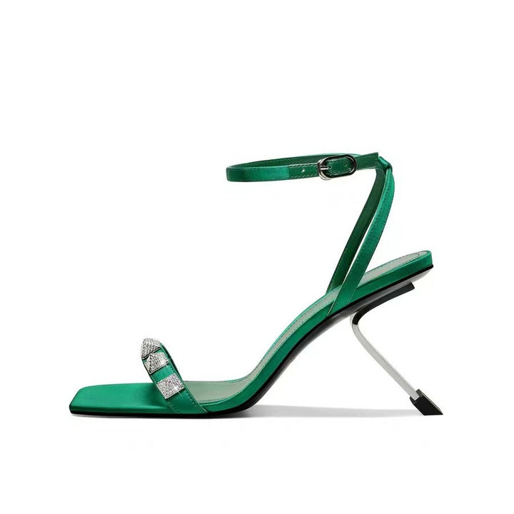 Femme Elegante Stiletto Slingback Sandaler med rhinsten Stilla