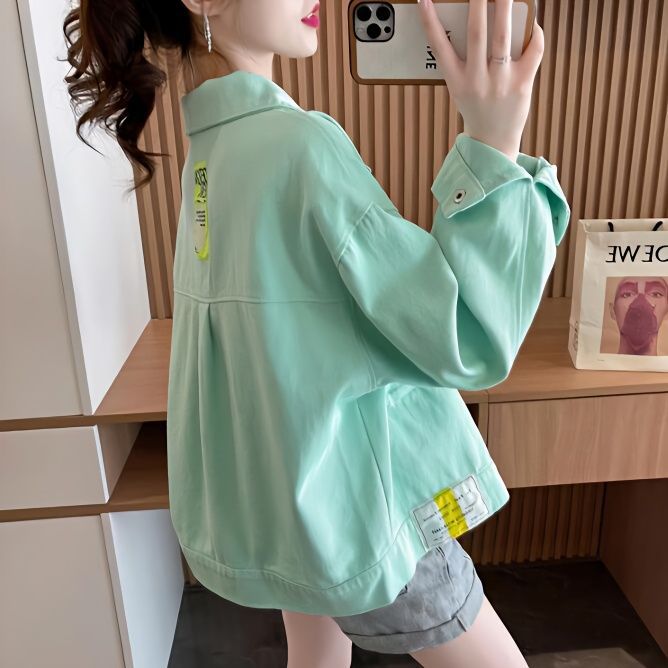 Kvindernes fashionable oversized jakke med trykknapper Stilla