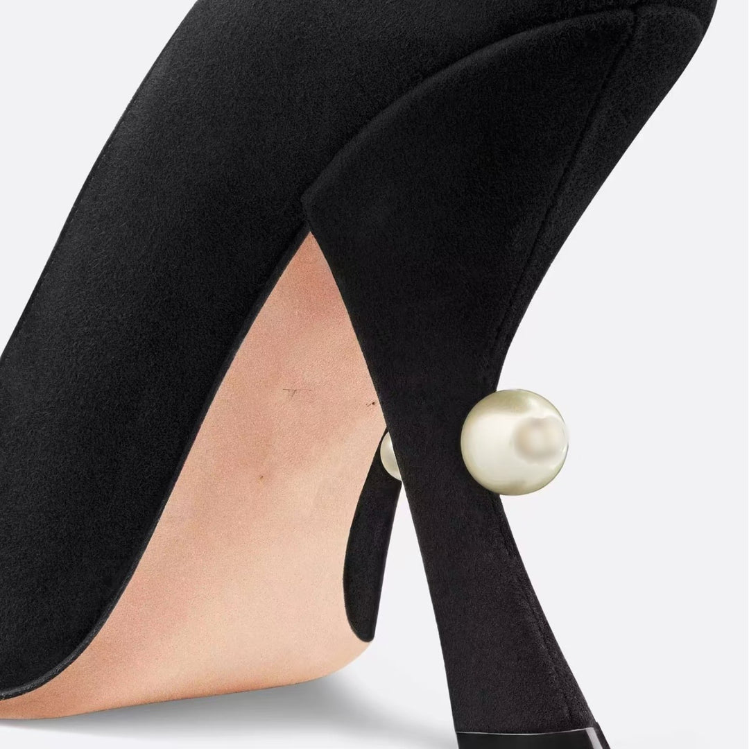 Dame pumps med spids tå og kunstnerisk perleaccent Stilla