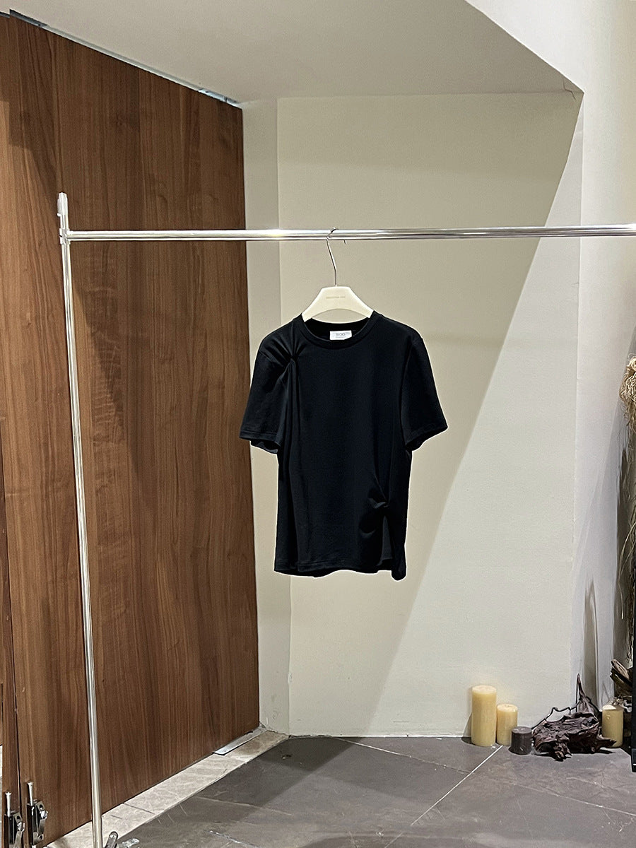 Dame kvalitets, afslappet t-shirt med innovative skære detaljer og komfortabel pasform Stilla