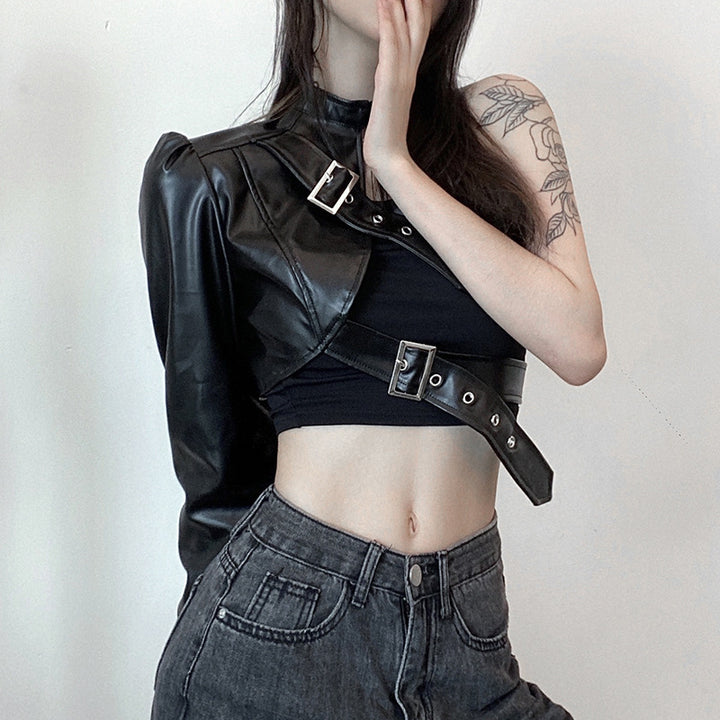 Dame mode-top i kunstlæder med asymmetrisk design Skovae
