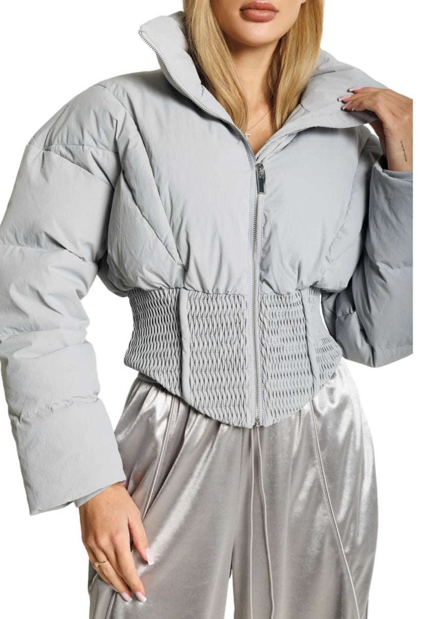 Dame moderigtig quilted jakke med elastisk talje og hætte Stilla