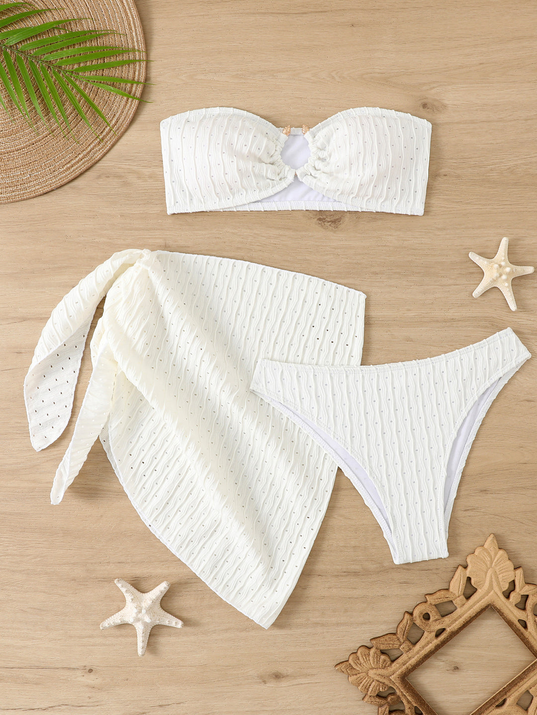 Dame bandeau-bikini-sæt med elegant indpakningsskørt og moderigtigt design Stilla