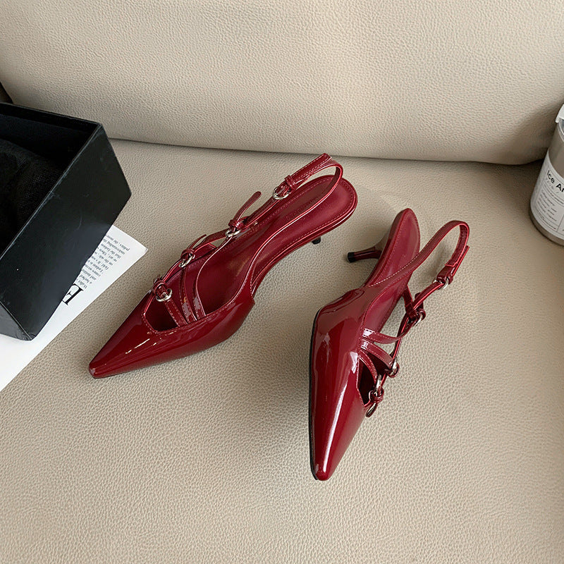 Dame Elegante Slingback-Pumps med moderigtigt spænde-design og skinnende overflade Stilla