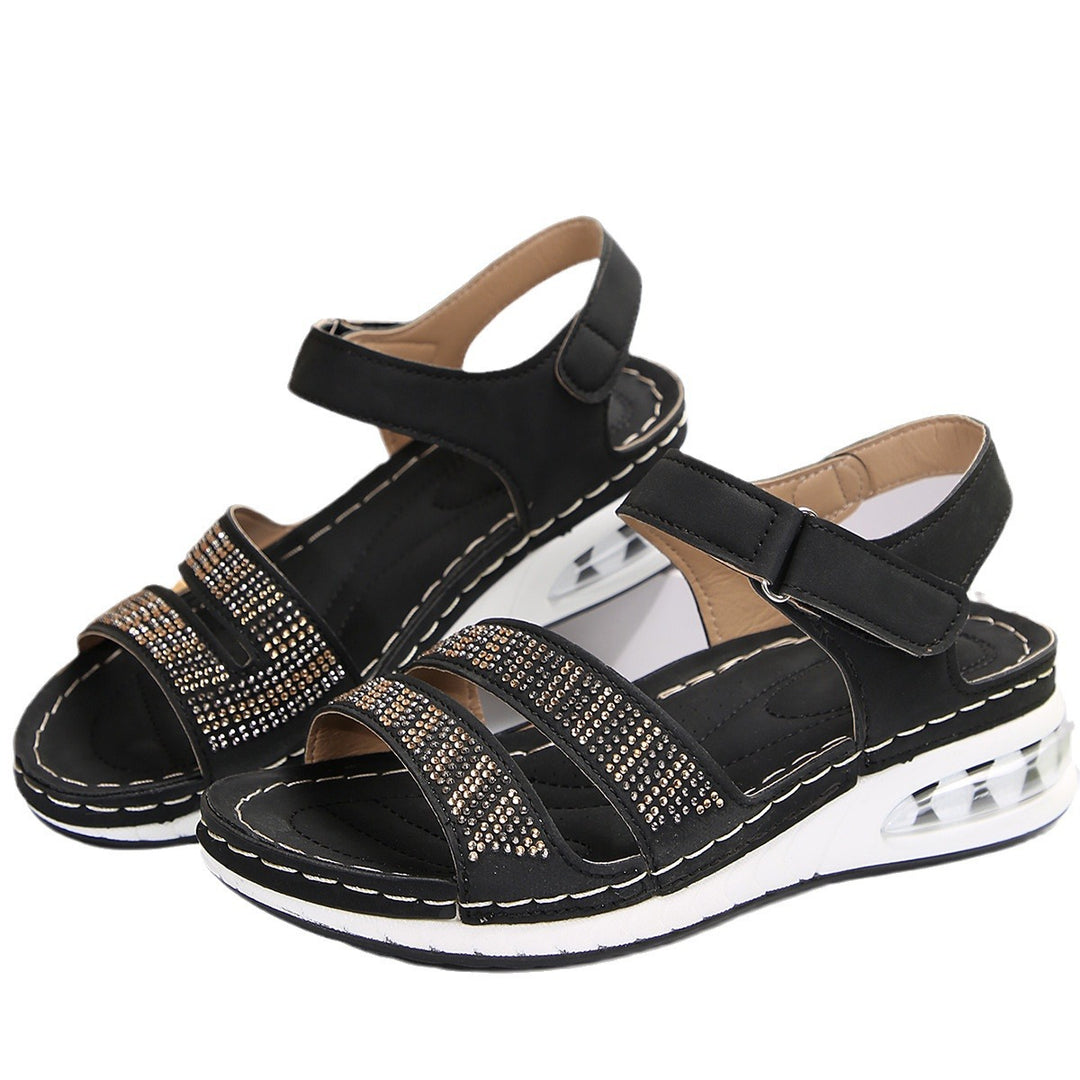Dame elegante og komfortable sandaler med strassdetaljer Stilla