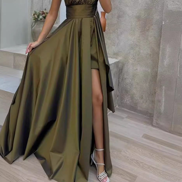 Dame Elegant aftenkjole med asymmetrisk snit og flydende skørt Stilla
