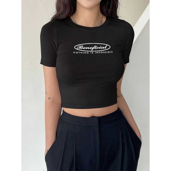 Dame Crop-T-Shirt med kreativ skrifttype Skovae