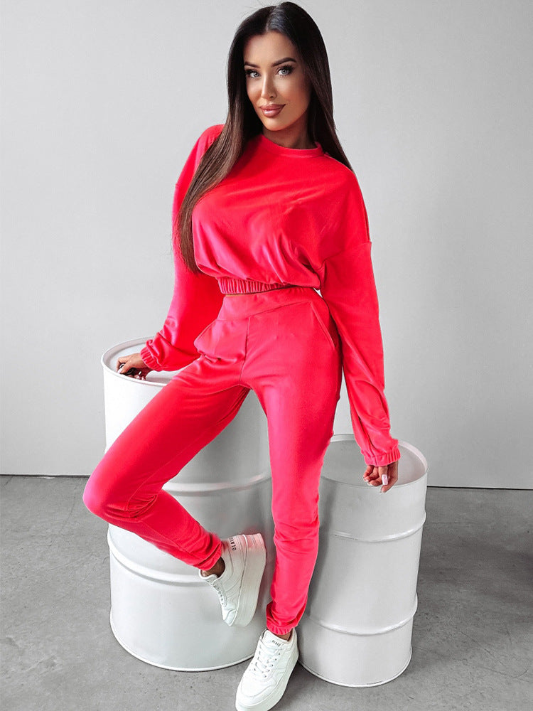 Kvinders sporty loungewear sæt med cropped top og elastiske bukser Skovae