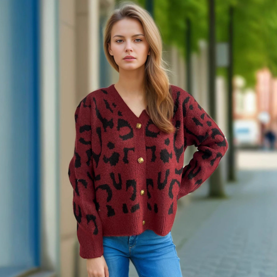 Kvinders fashionable cardigan med dyreprint og guldknapper Stilla