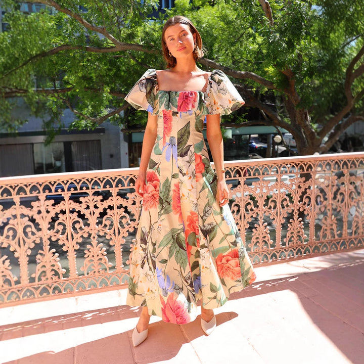 Dame Maxi-kjole i romantisk Off-Shoulder-stil med voluminøse puffærmer Stilla