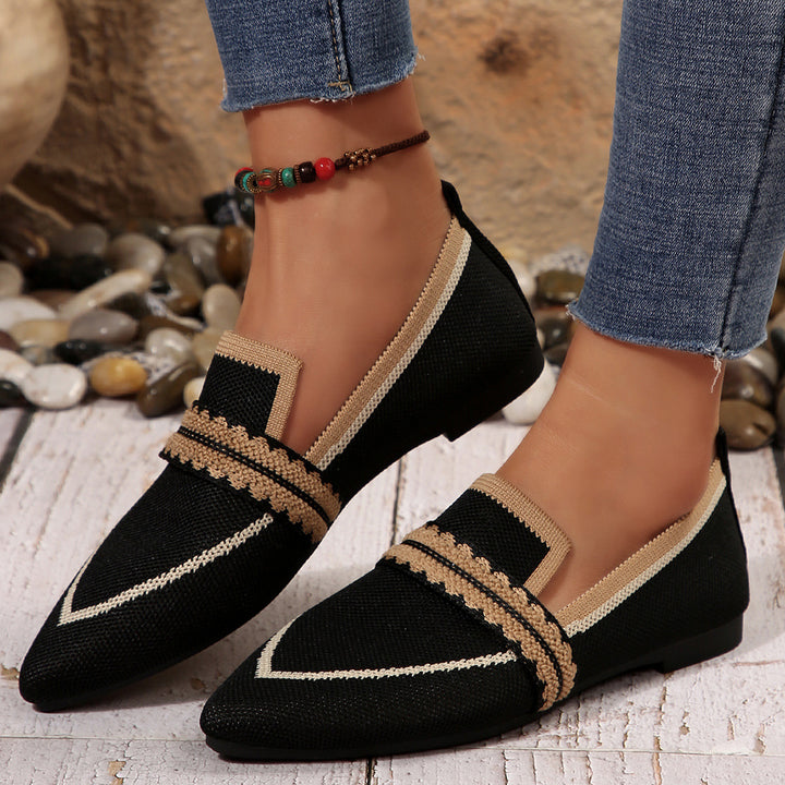 Dame elegante slippers med moderne snit og dekorative accenter Stilla