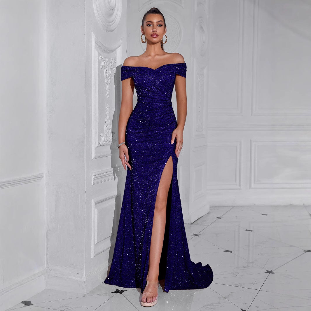 Kvinders elegant aftenkjole med off-shoulder design og glitrende pailletter Stilla