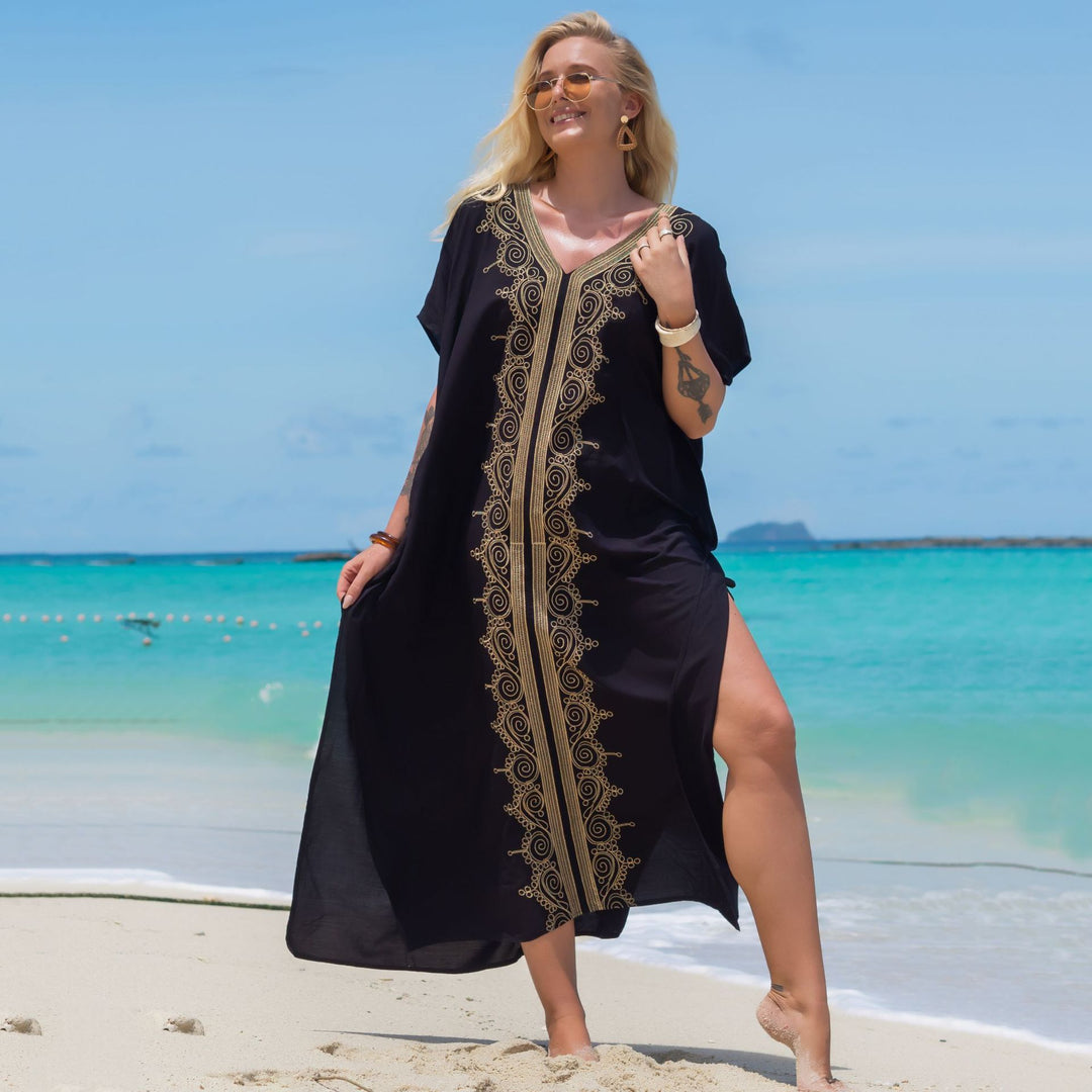 Dame Strandkaftan med kunstnerisk gyldent broderidesign og sidelange slids Stilla