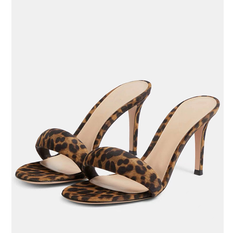 Femme Open-Toe Højhælede Slide Sandaler med Dyreprintdetaljer Stilla