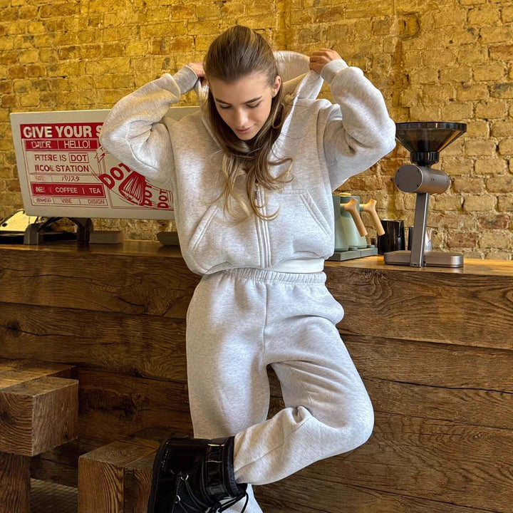 Dame sporty crop sæt med hoodie og elastiske bukser Skovae