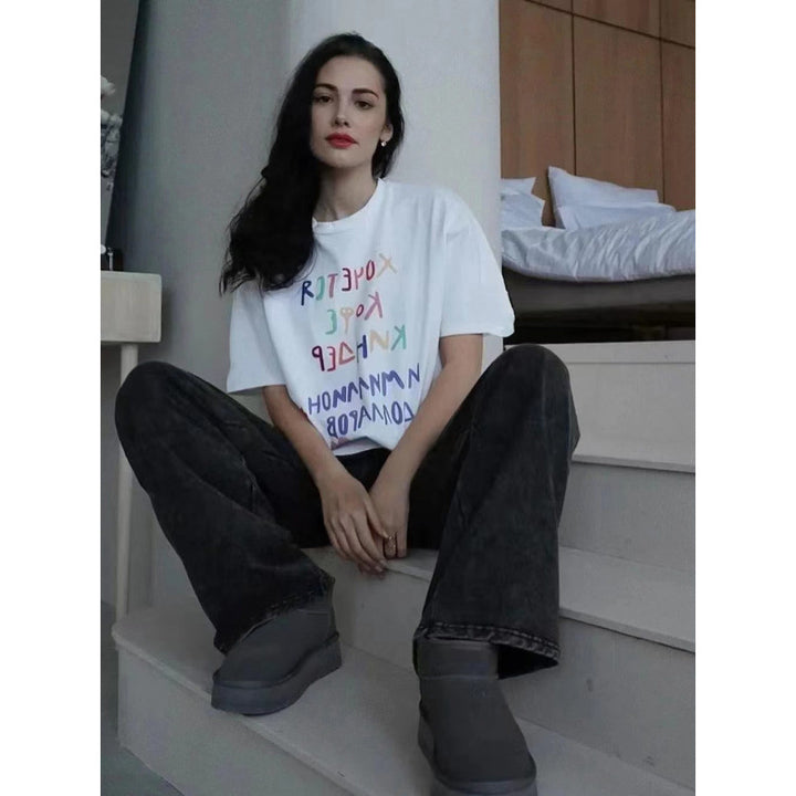 Dame T-shirt med kreativ grafisk design og afslappet schnit Stilla
