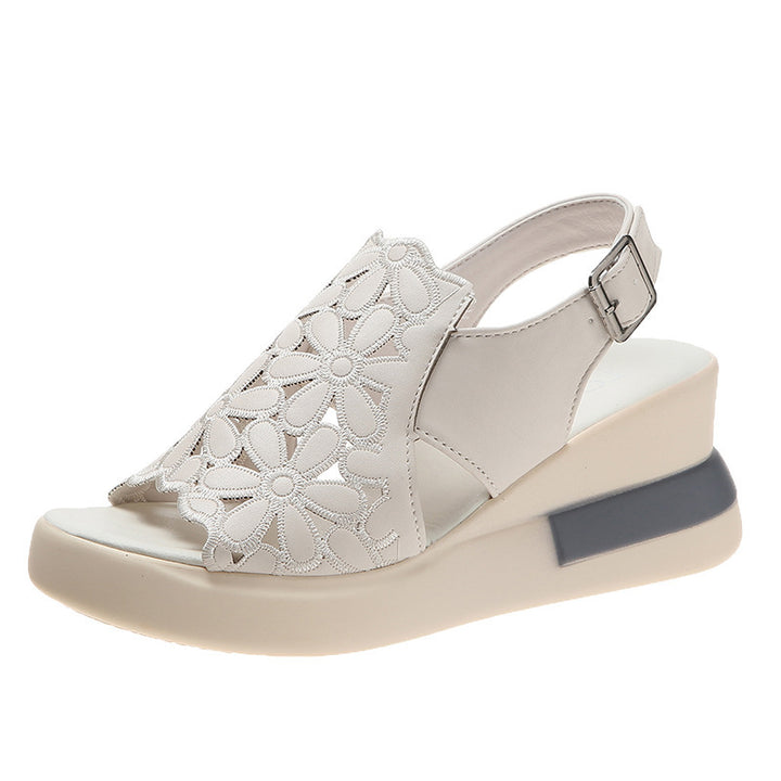 Dame Plateau-sandaler med elegant blomsterdesign og komfortabel sål Stilla