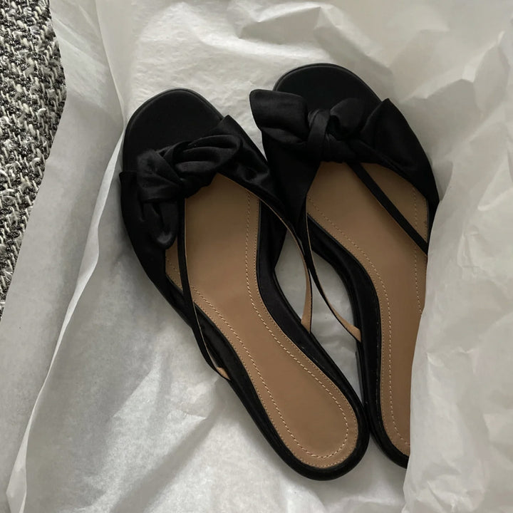 Dame stilfulde Open-Toe Remsandaler med dekorativ bue Stilla