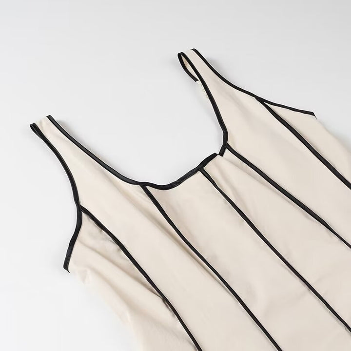 Femme Elegante A-linje natkjole med kontrastdetaljer Stilla