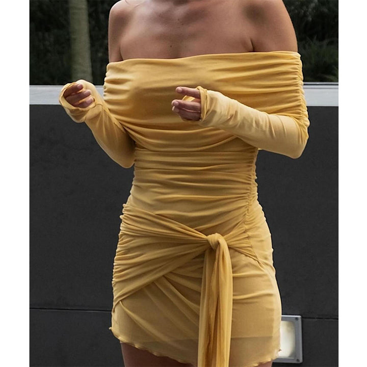 Dame Off-Shoulder Mini-Kjole med raffineret indpakningsbund og kropsnær pasform Stilla