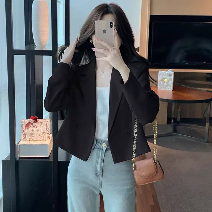 Dame stilfuld kort blazer med dobbelte knaplukninger Stilla