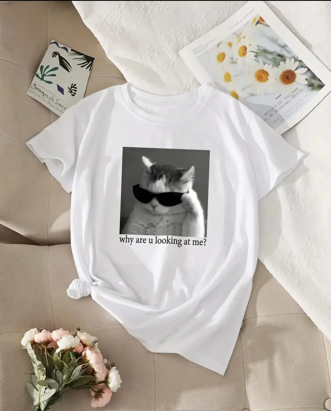 Dame T-shirt med kreativ kattedesign og humoristisk sætning Stilla