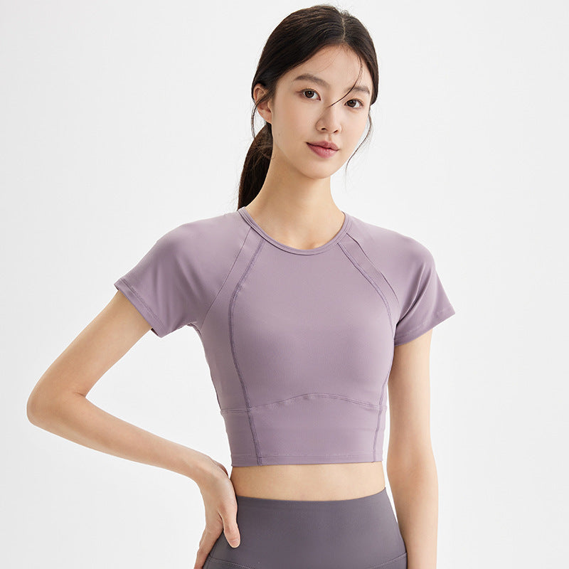 Dame sporty kortærmet crop-top med åndbare indsatser og elastisk pasform Stilla
