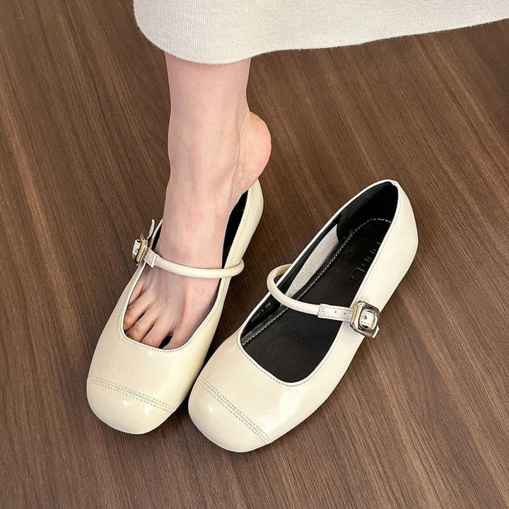 Dame Ballerinas med justerbar rem og elegant spændeaccent Stilla
