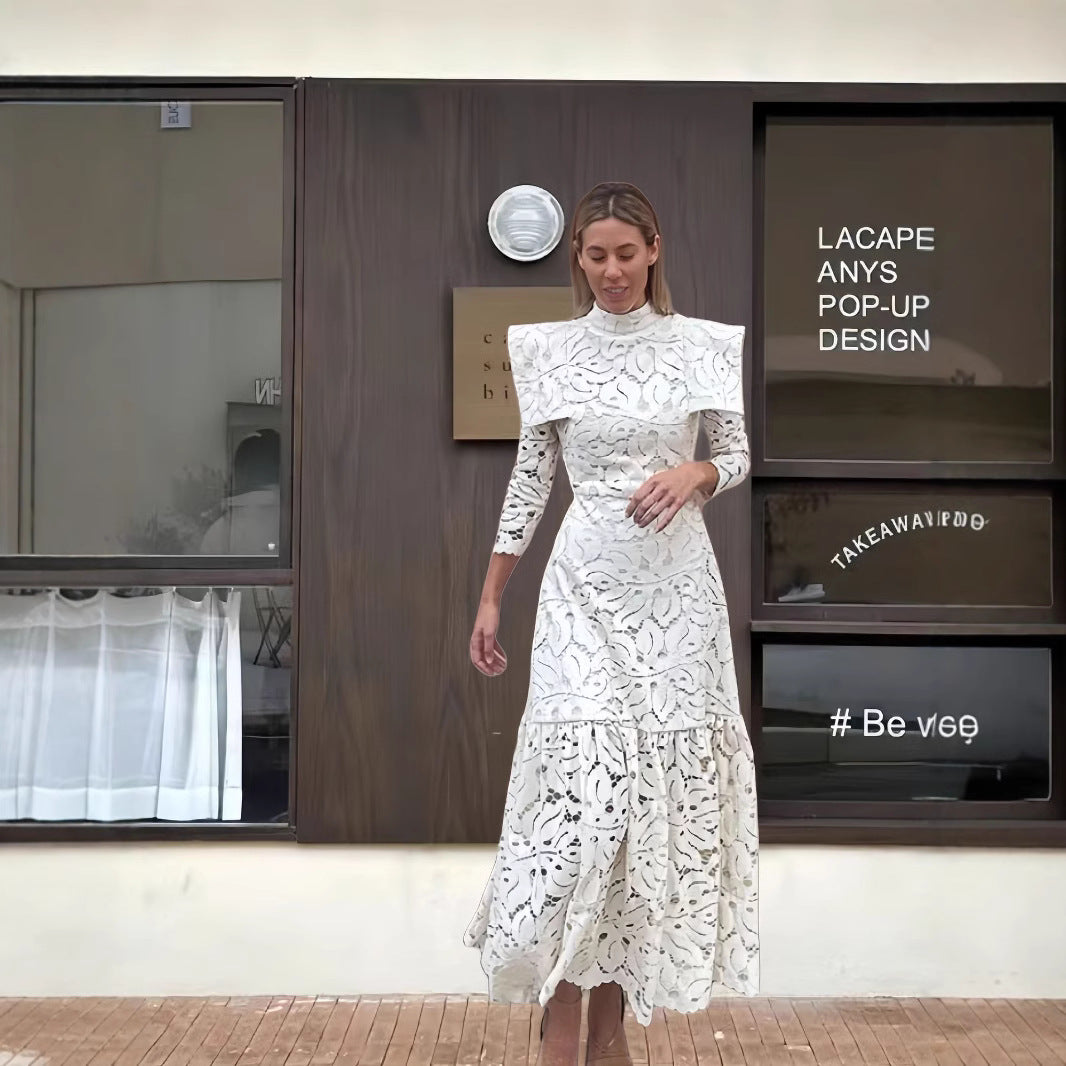 Dame Maxikjole med usædvanligt blomster-spidsmønster og elegant krøllede dekoration Stilla