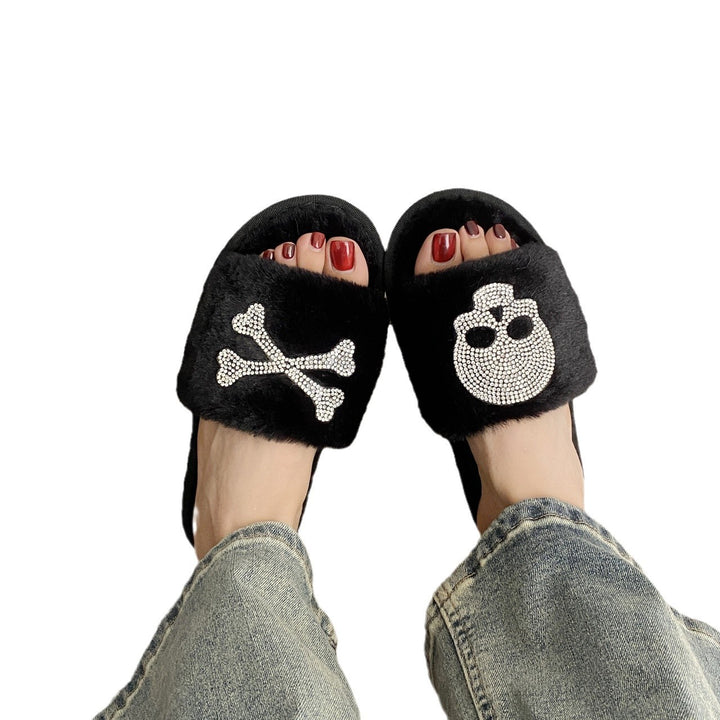 Dame hjemmesko med trendy dødningehoved-design og blød plush-polstring Stilla