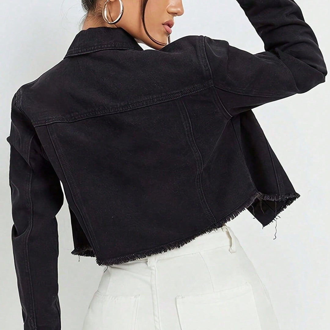Dame trendy cropped jeansjakke med perle accenter og afslappet skæring Stilla