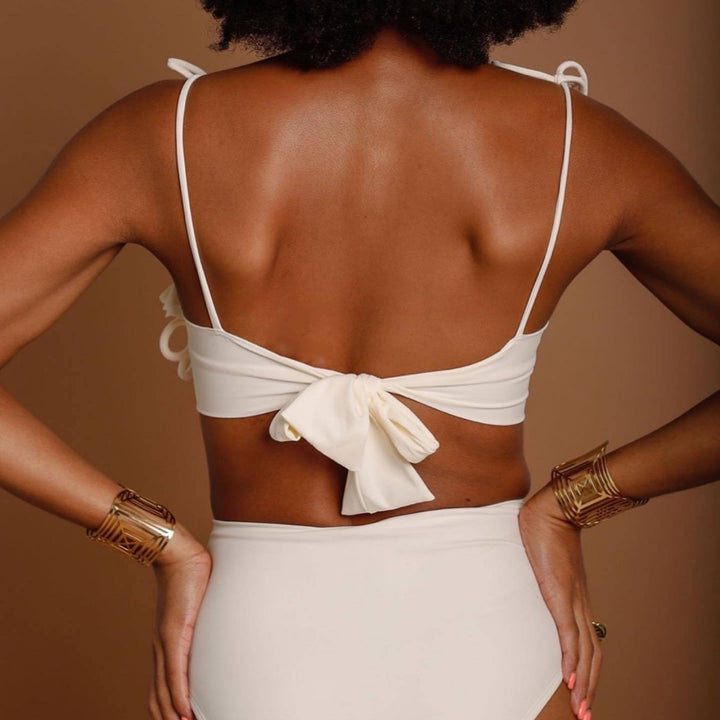Dame Bikini-top med floralt relieffdesign og justerbare stropper Stilla