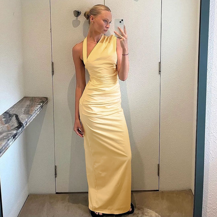 Dame elegant wrap aftenkjole med asymmetrisk halterdesign og tætsiddende snit