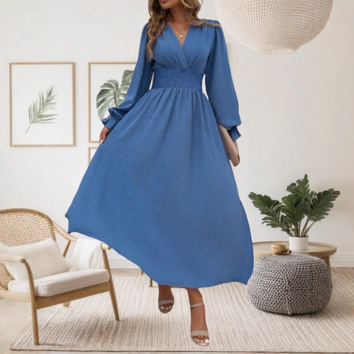 Dame maxikjole med dyb V-udskæring og elegant drapering Stilla