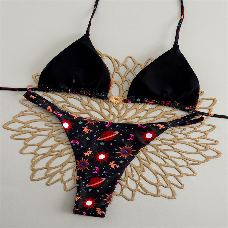 Dame Triangel-Bikini med blomsterdesign og elegant guldspænde Skovae