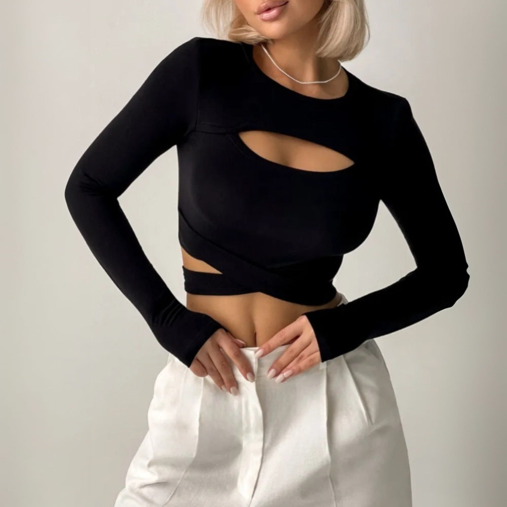 Kvindernes cropped langærmet skjorte med innovativt udskæringsdesign og elastisk talje Stilla