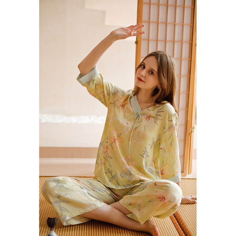 Dame Pyjama-sæt med blomsterdesign og elegant snit Stilla
