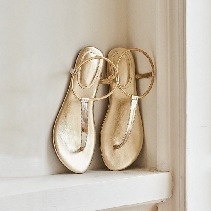 Dame elegante tofoderen med slank metallic rem design Stilla